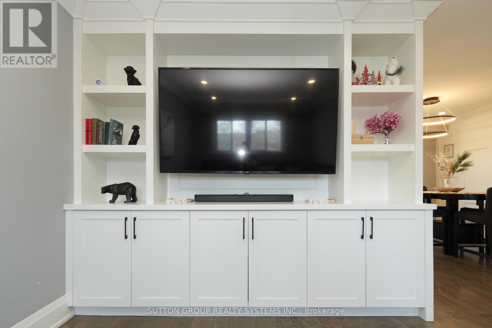 70 COURTLEIGH SQUARE - 13
