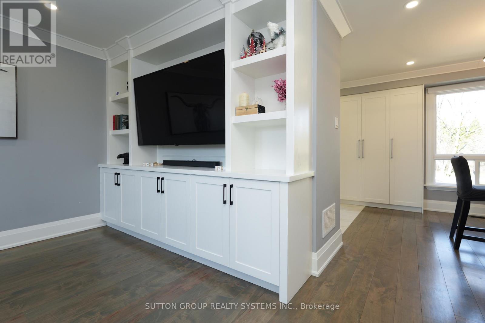 70 COURTLEIGH SQUARE - 14