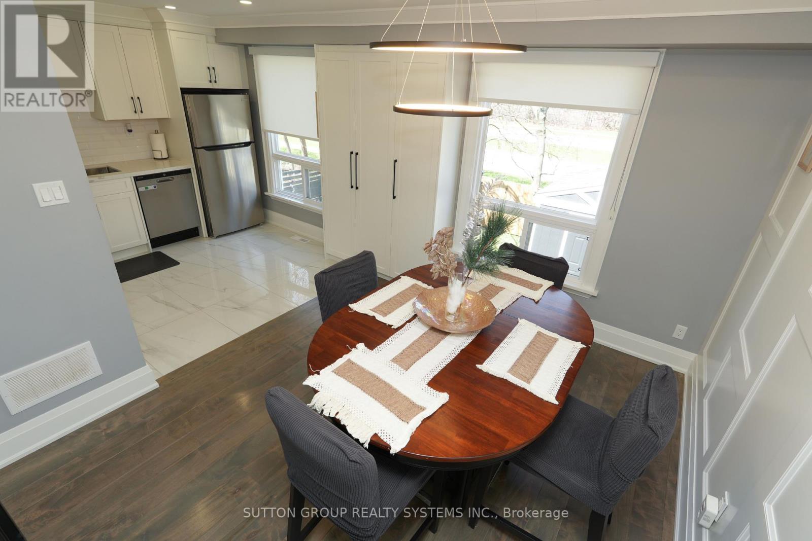 70 COURTLEIGH SQUARE - 5
