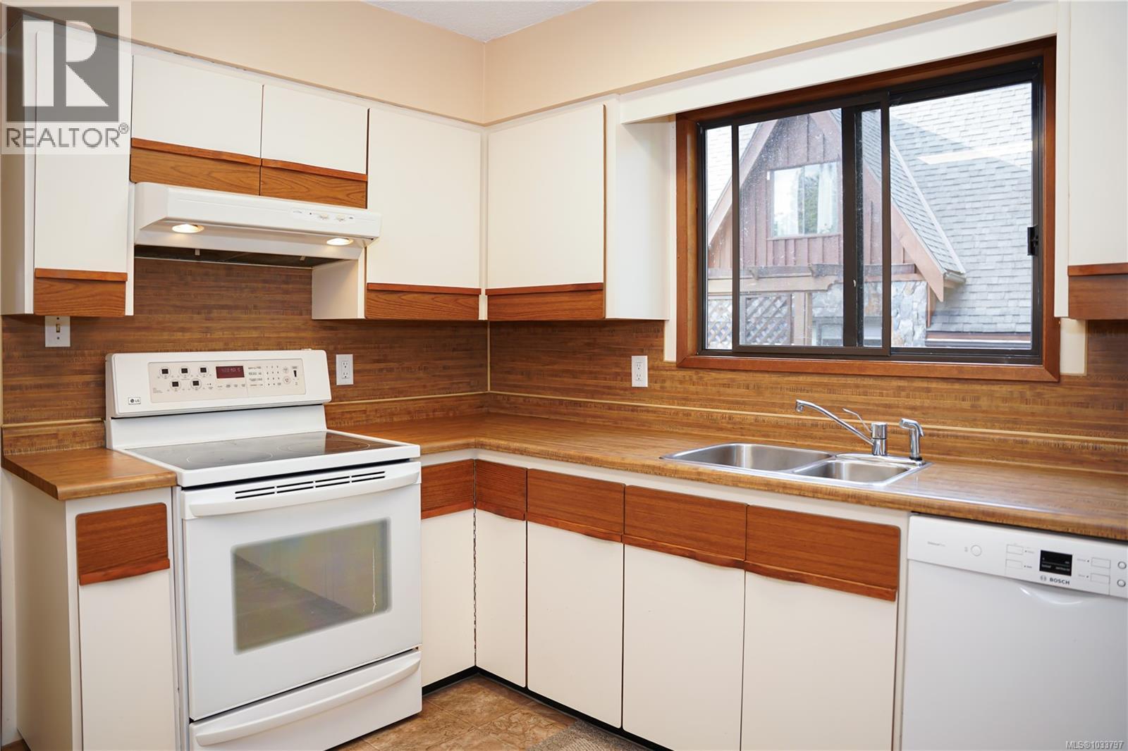 41 Somenos St - 12