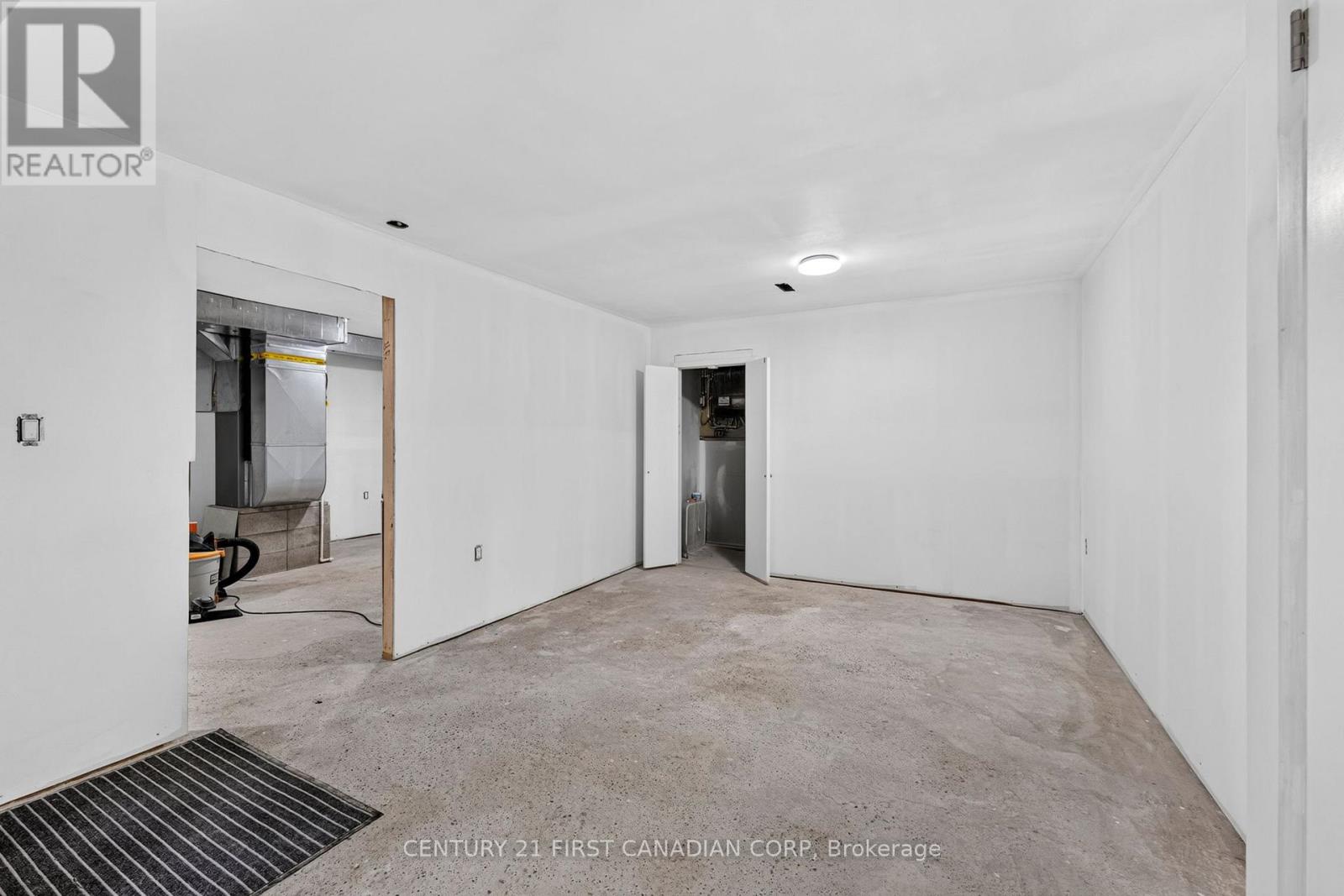 33943 SUNNYRIDGE ROAD - 23