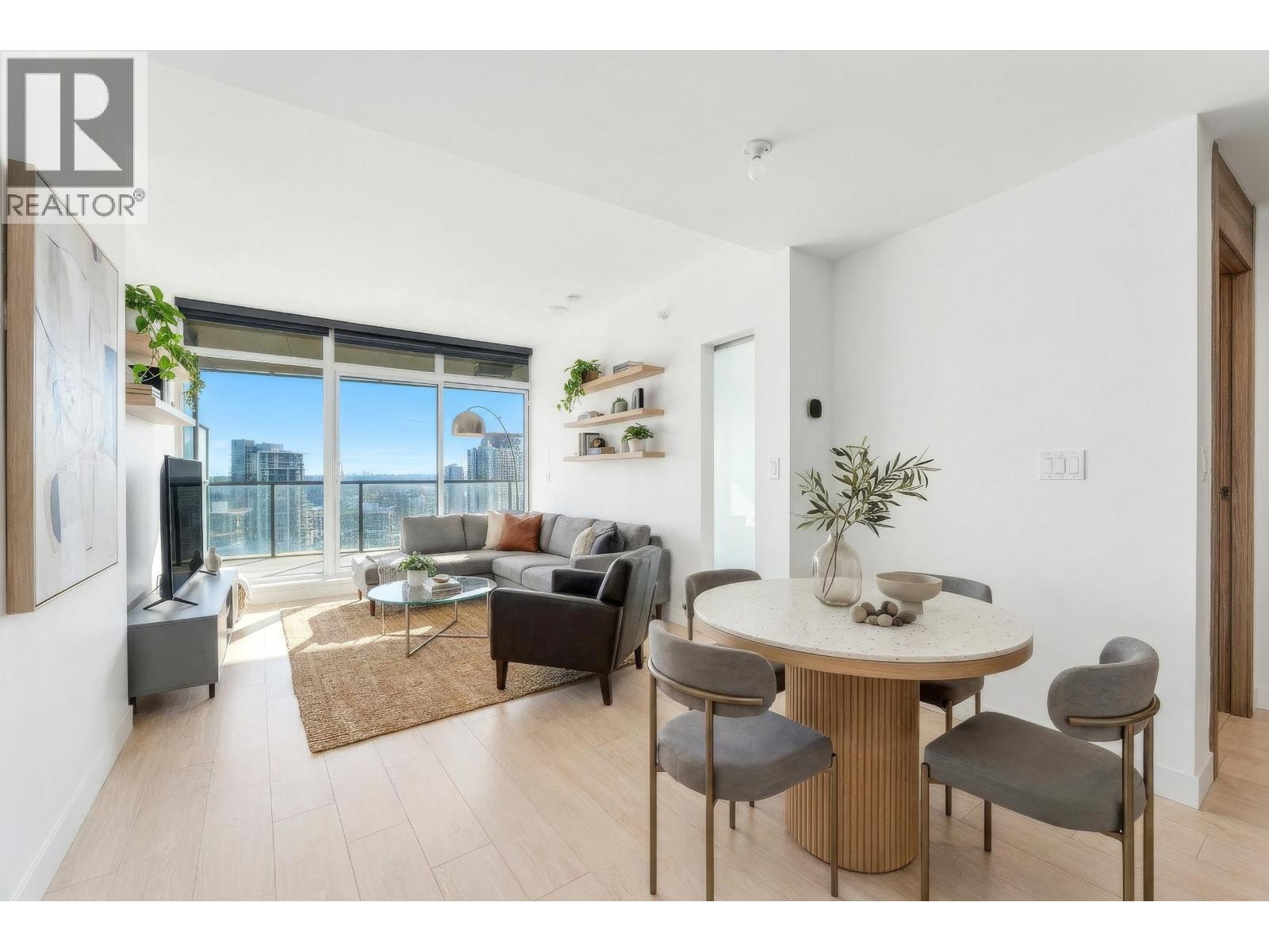 2901 4880 LOUGHEED HIGHWAY
