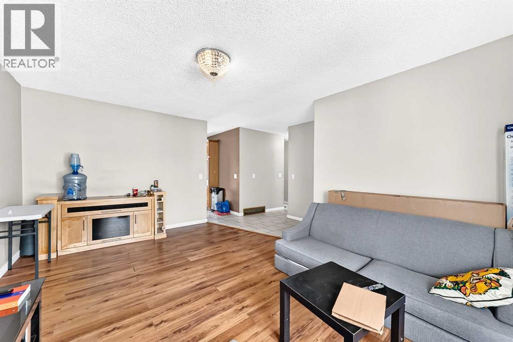 79 Castledale Way NE - 16