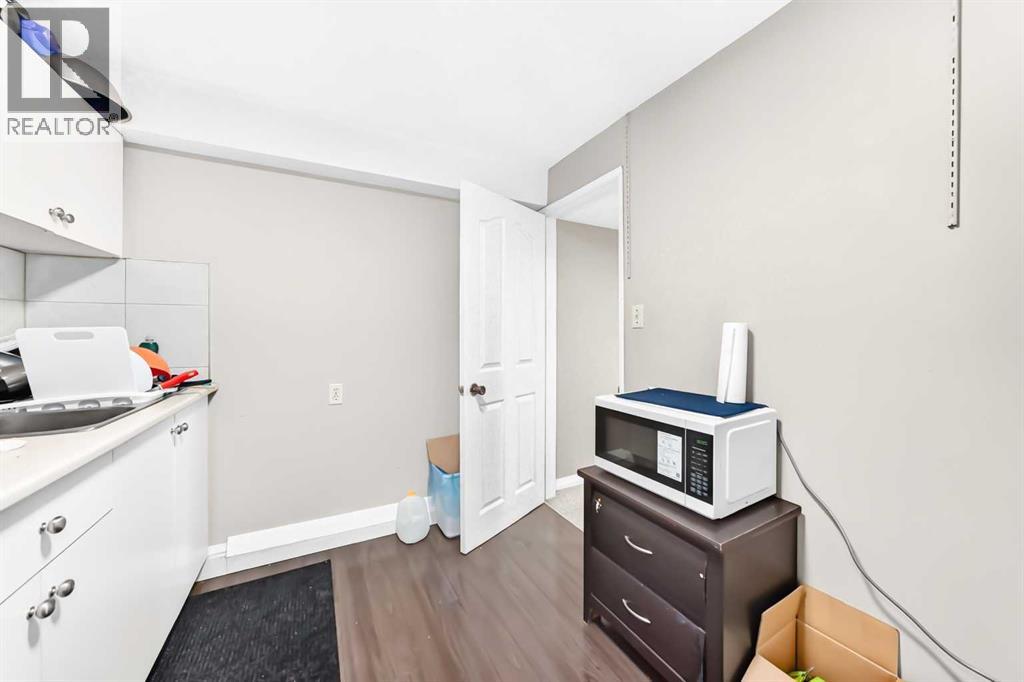 79 Castledale Way NE - 32
