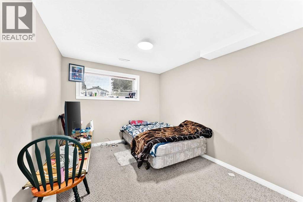 79 Castledale Way NE - 38