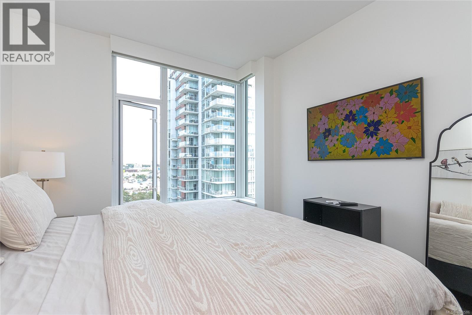 #907 60 Saghalie Rd - 23
