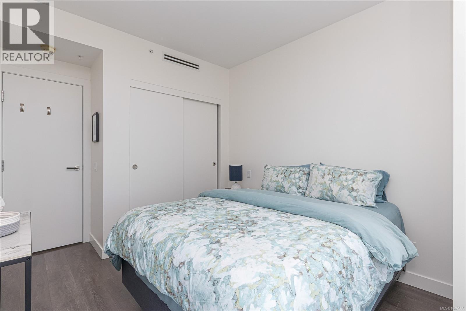 #907 60 Saghalie Rd - 29