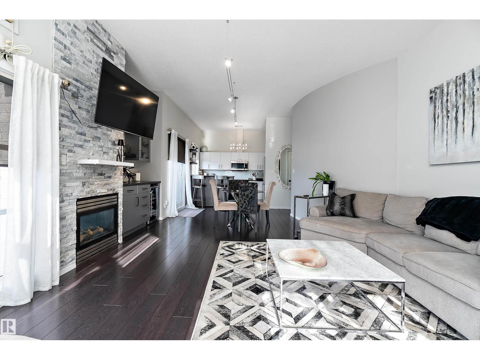 10905 109 ST NW — photo 16