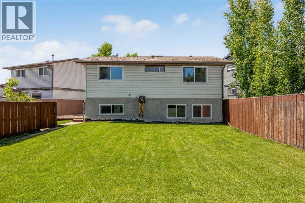 60 Ogmoor Crescent SE — photo 43