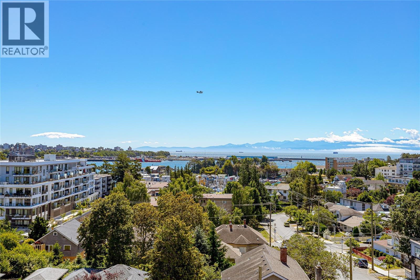 #301 899 Esquimalt St - 24