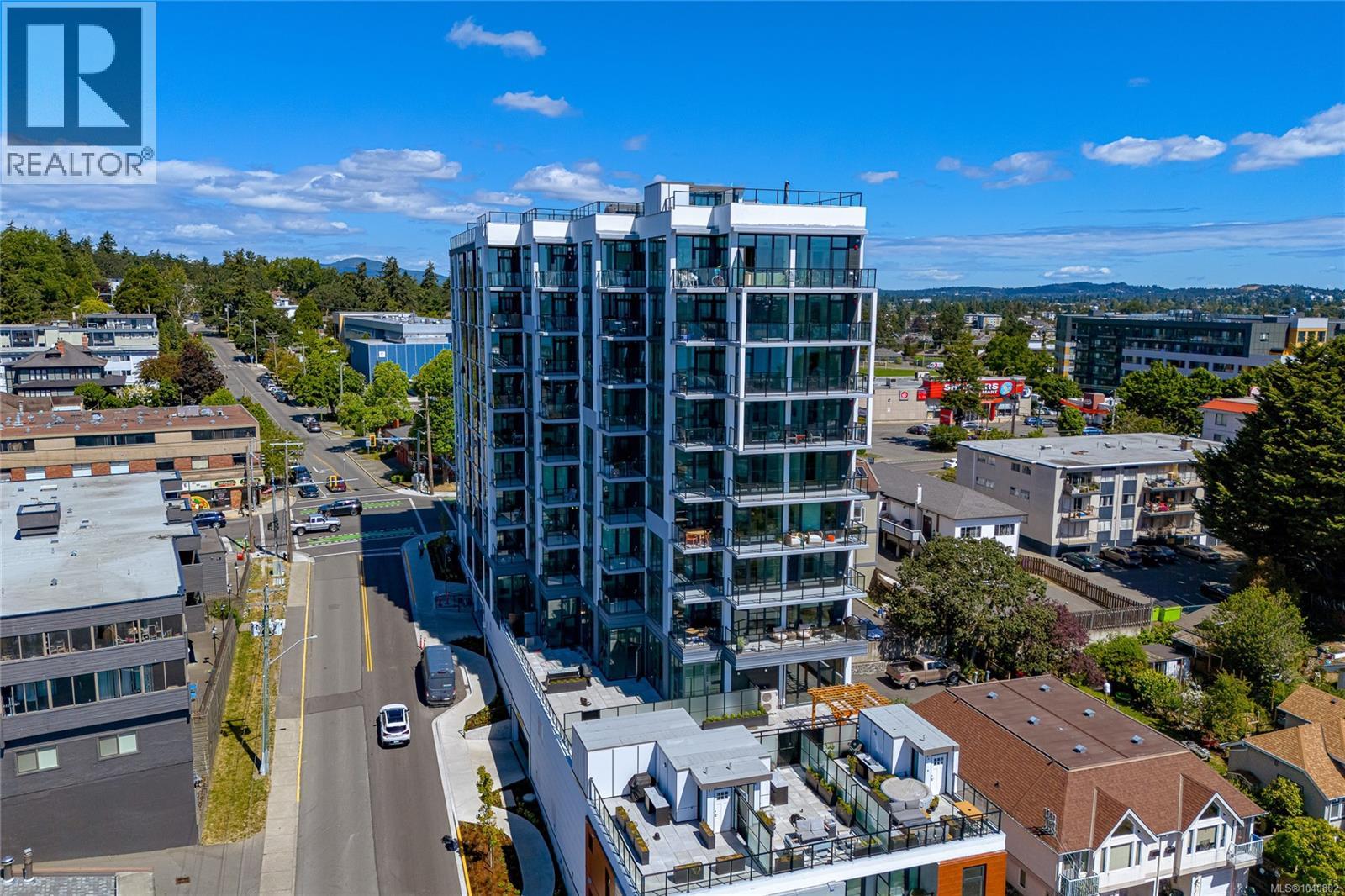 #301 899 Esquimalt St - 3
