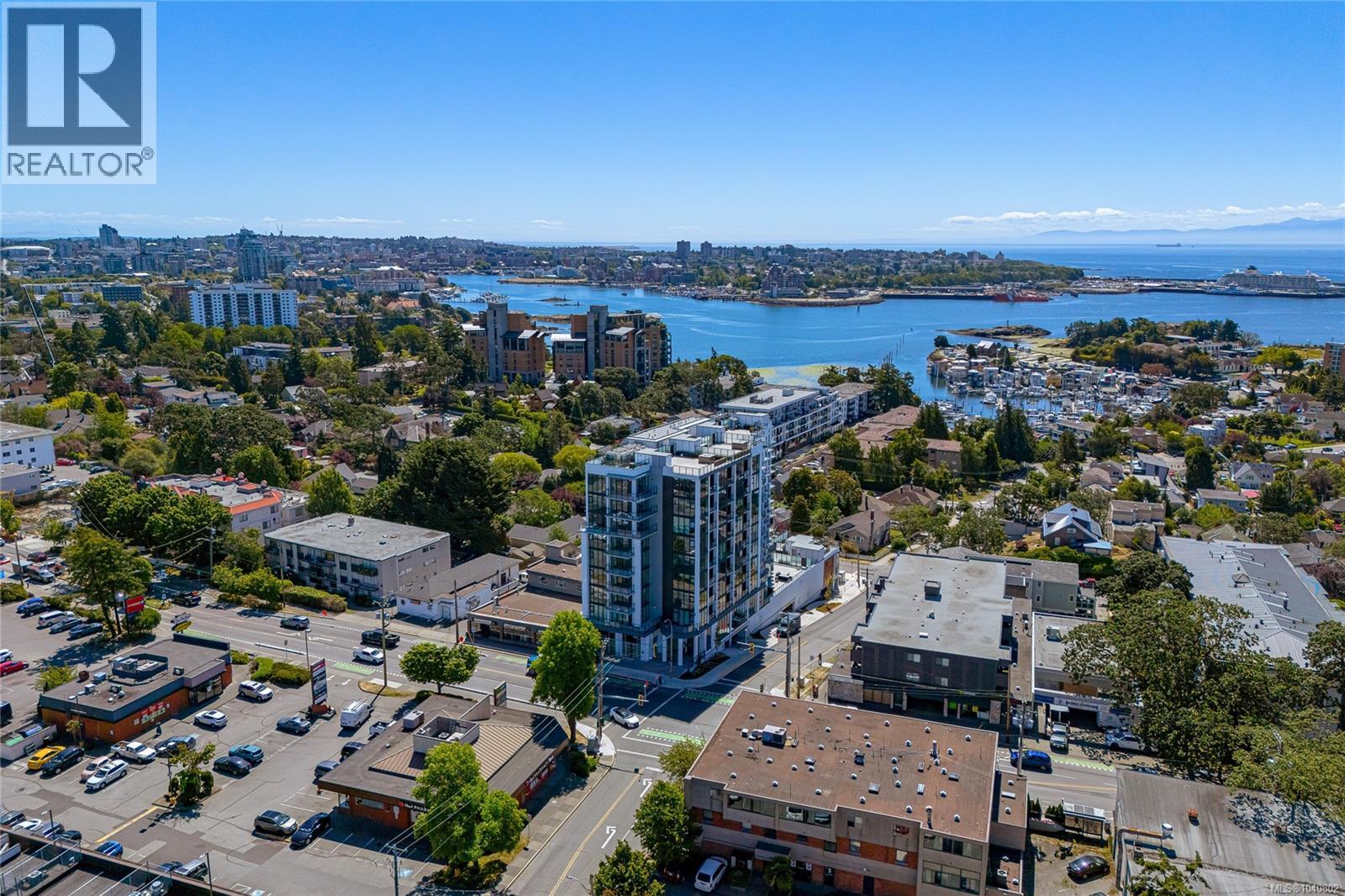 #301 899 Esquimalt St - 1
