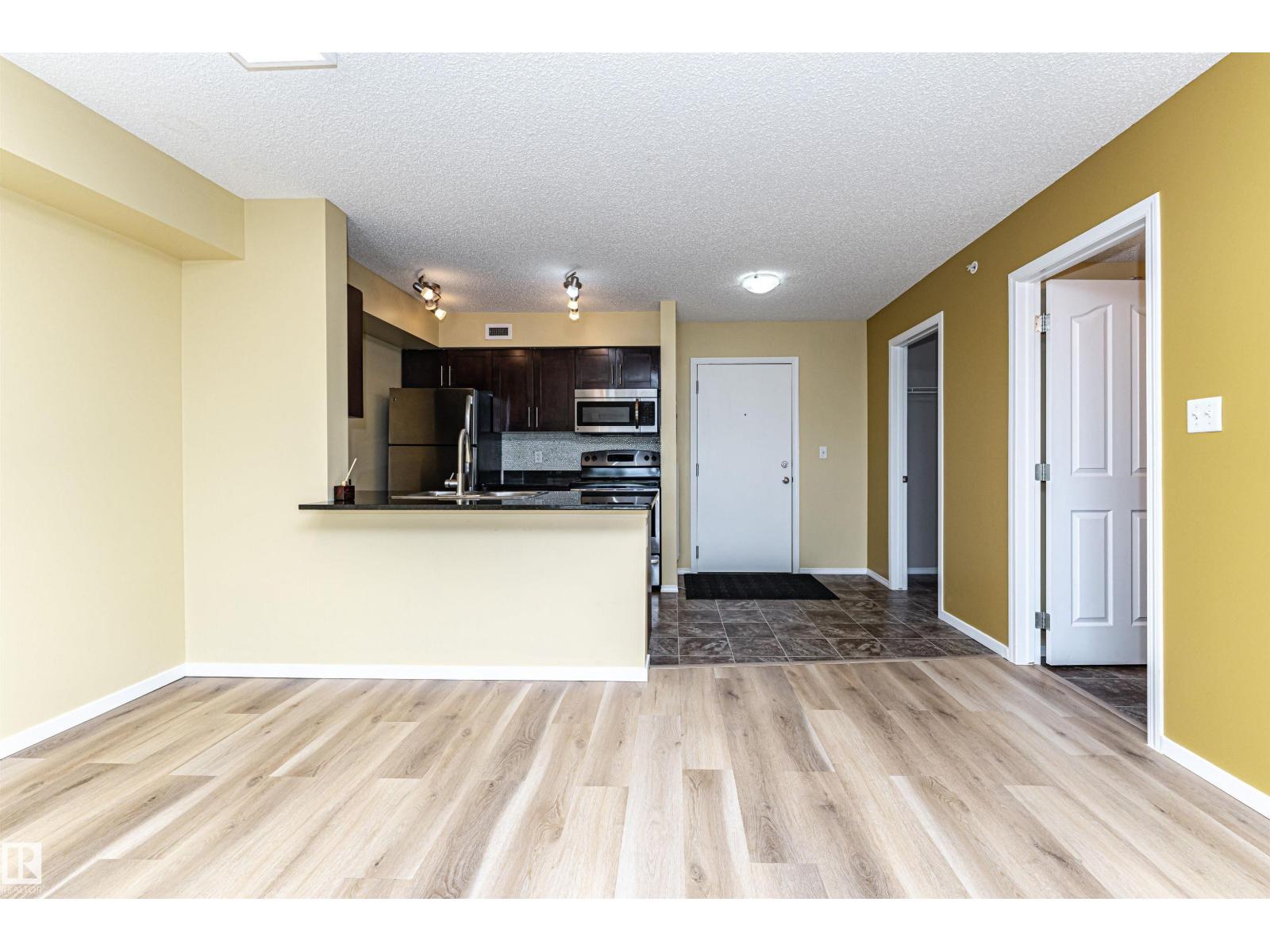 #404 12045 22 AV SW — photo 11