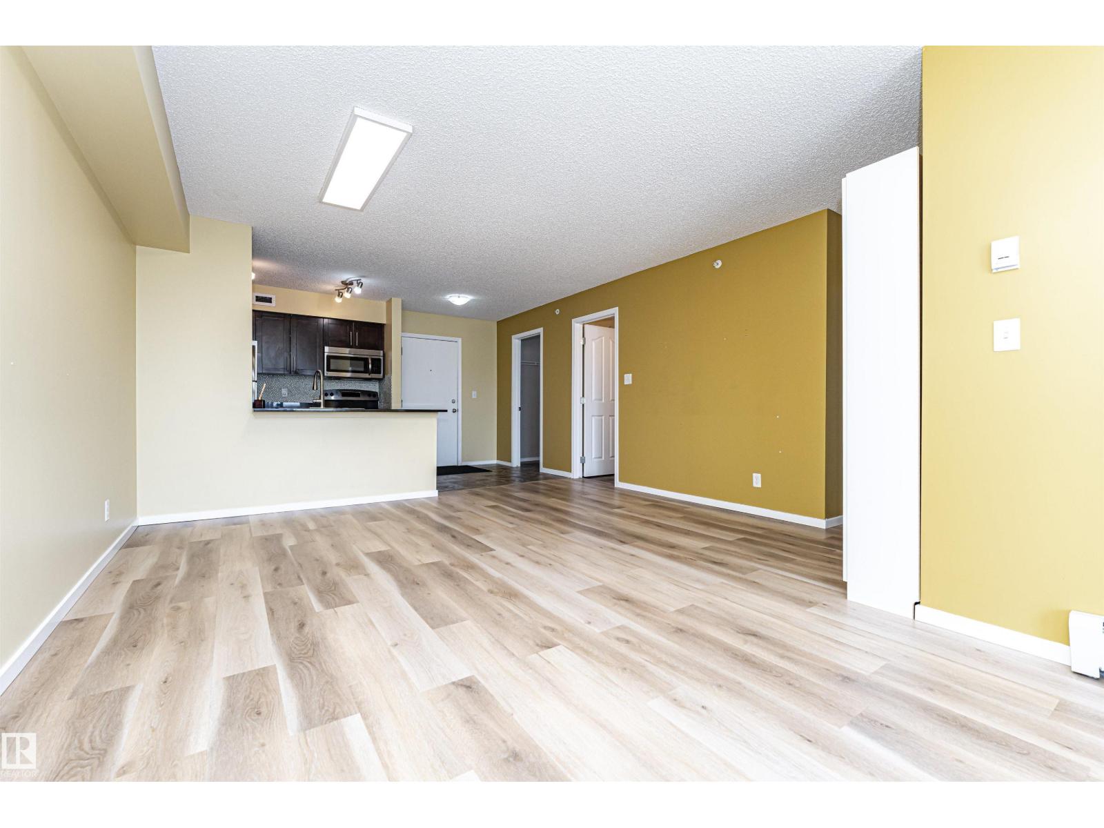 #404 12045 22 AV SW — photo 18
