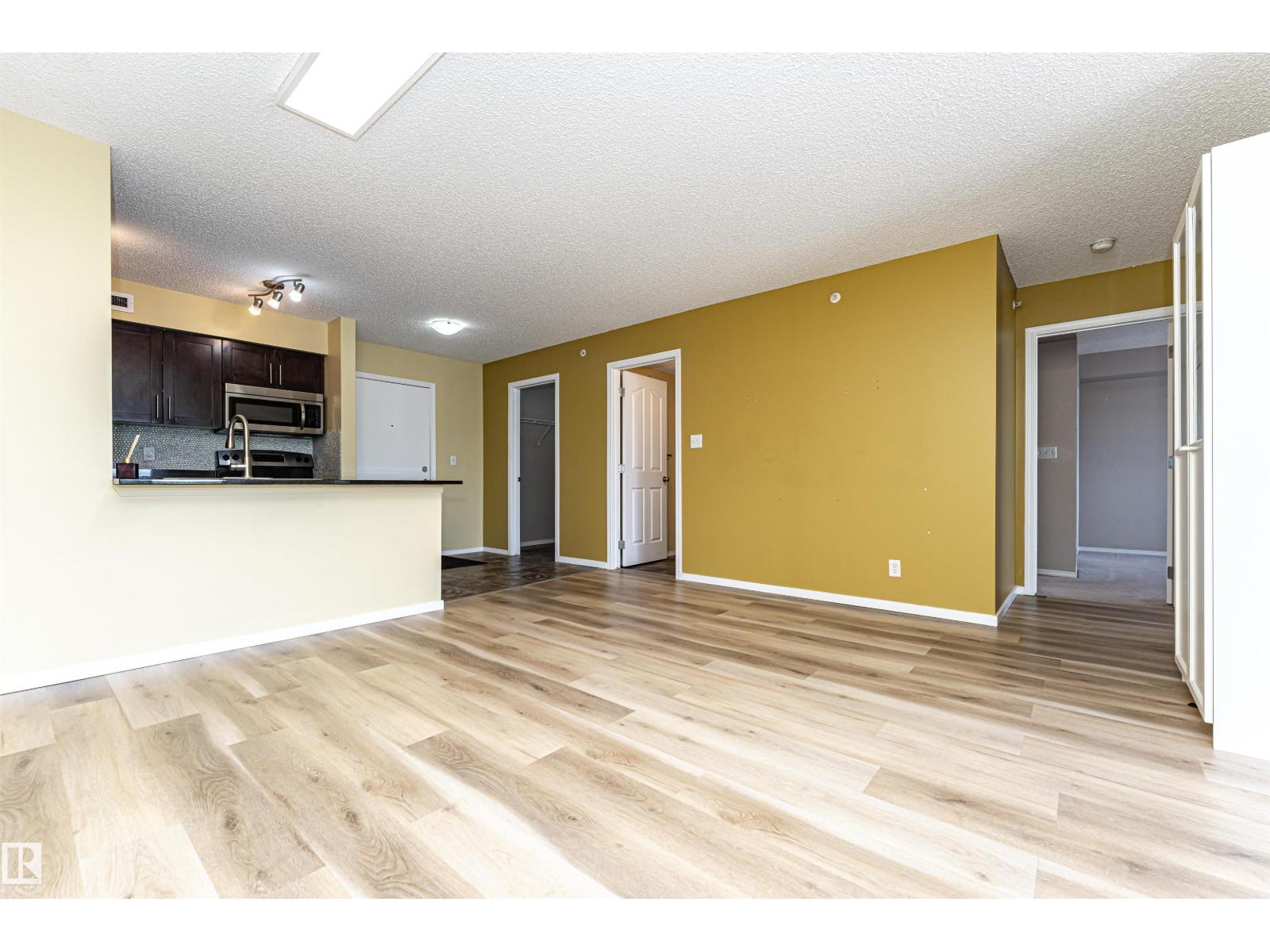 #404 12045 22 AV SW — photo 19