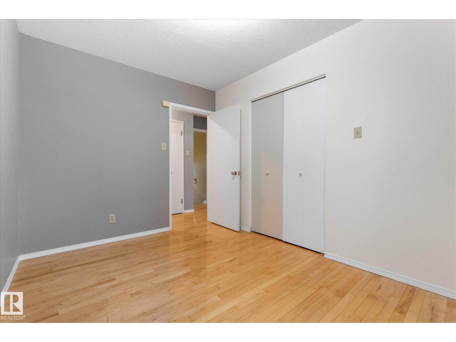 5927 138 AV NW — photo 13