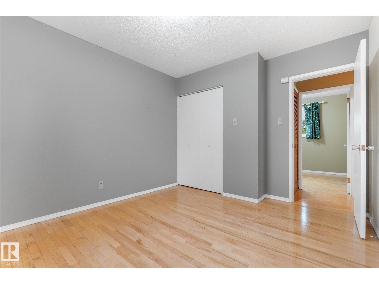 5927 138 AV NW — photo 15