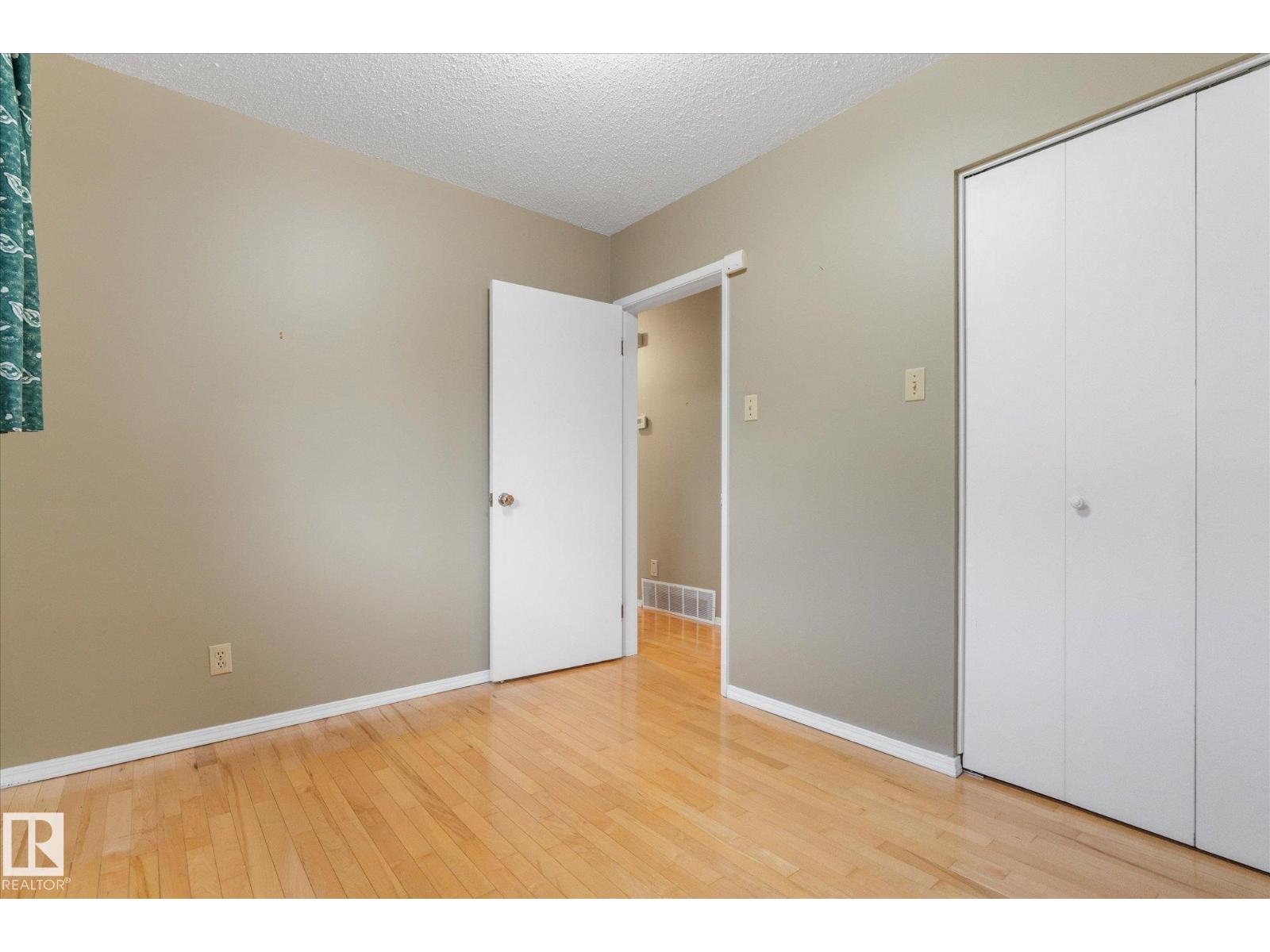 5927 138 AV NW — photo 18