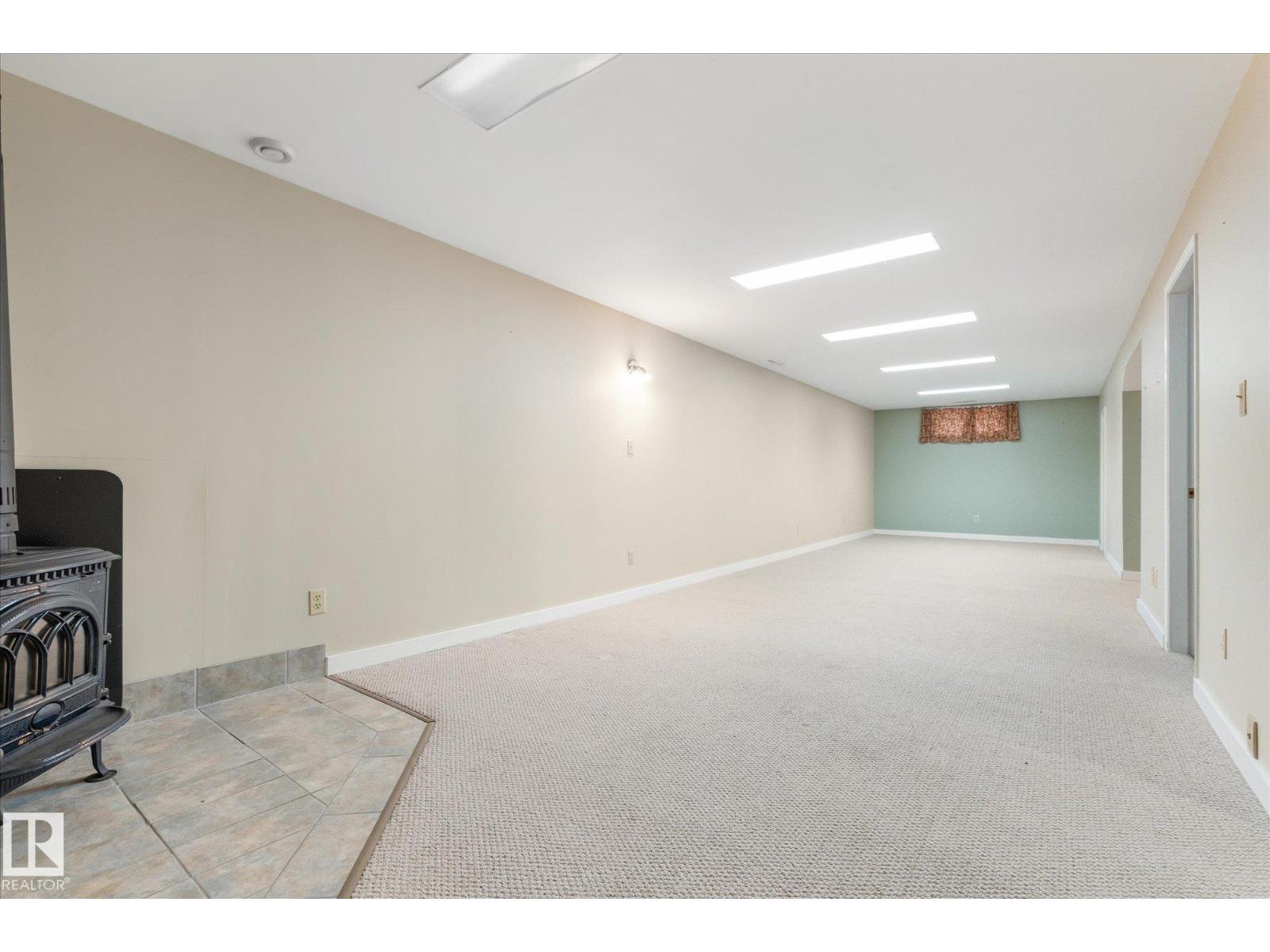 5927 138 AV NW — photo 27