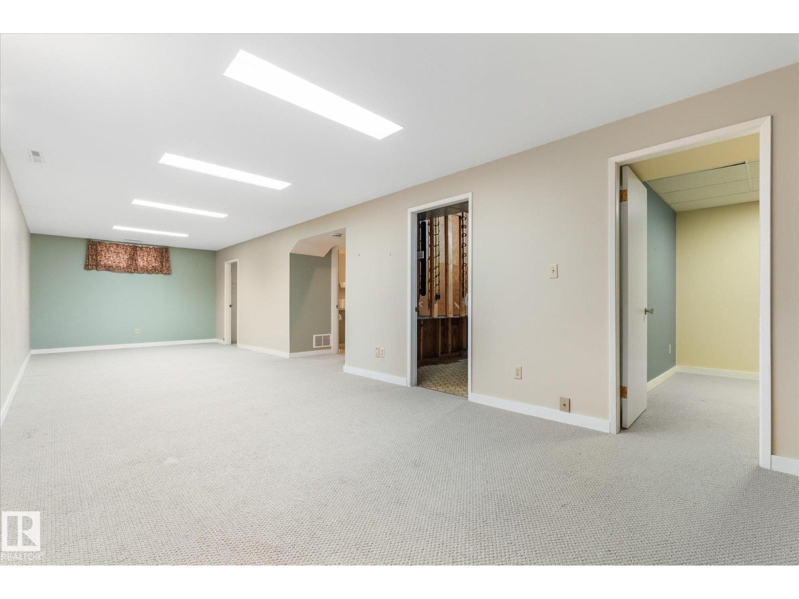 5927 138 AV NW — photo 28