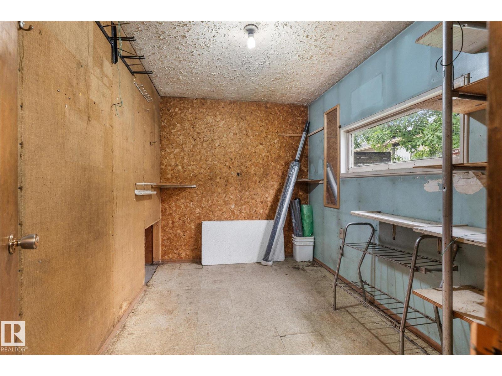 5927 138 AV NW — photo 42