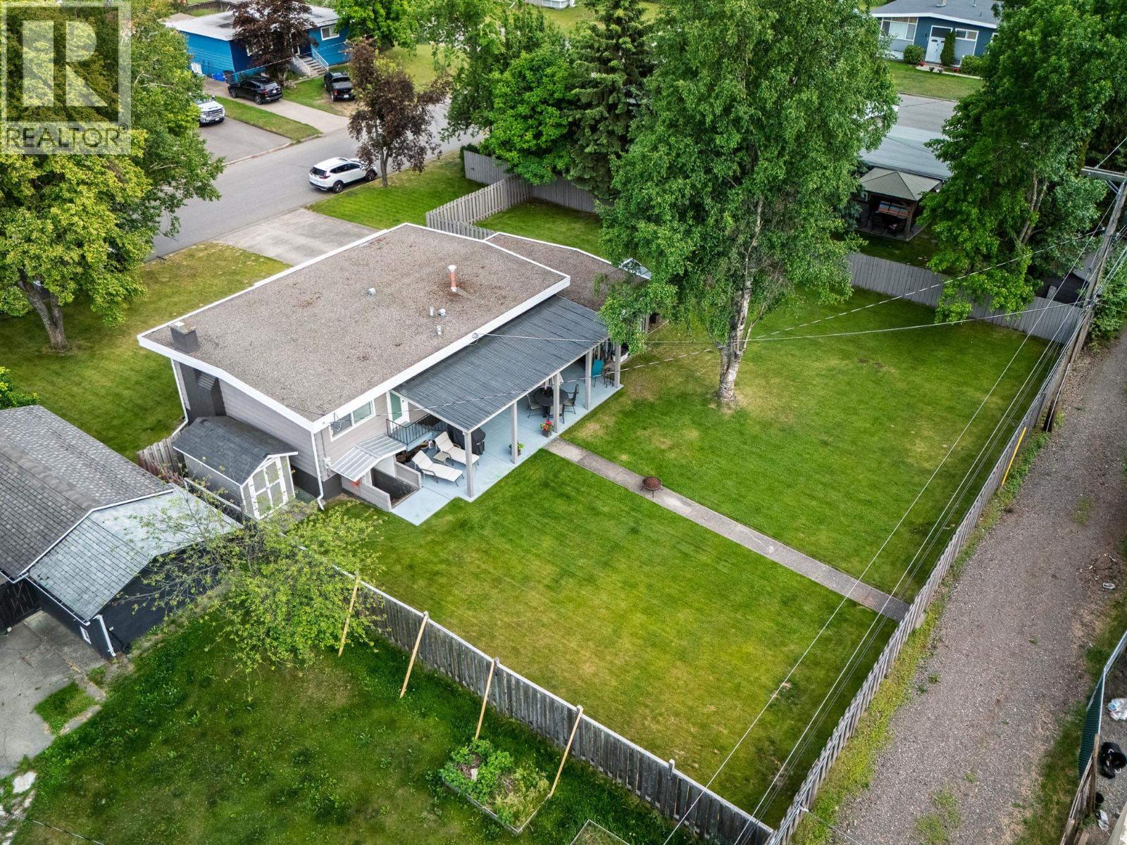 Photo 28 of 33 — 225 N NICHOLSON STREET · Prince George, BC