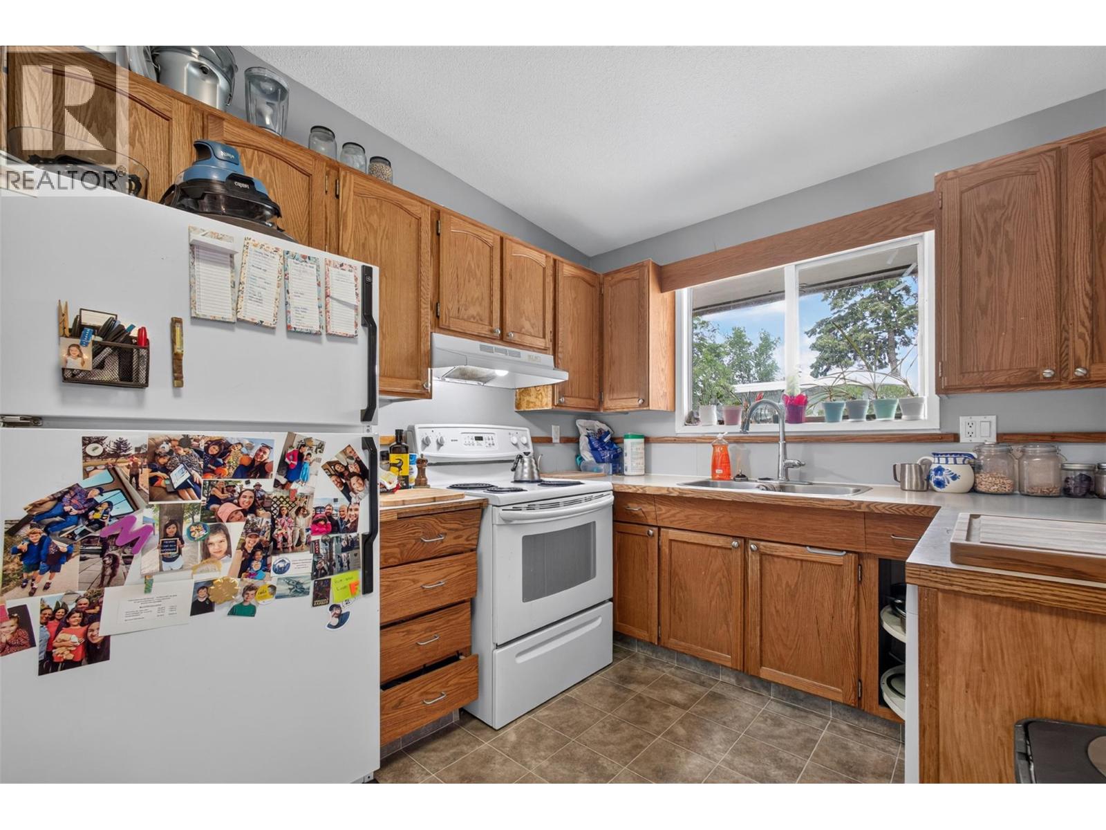  1480 Leaside Avenue, Kelowna