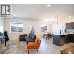 4pc Ensuite bath - 933 Mt Robson Place Unit# 79, Vernon, BC V1B4G4 Photo 7