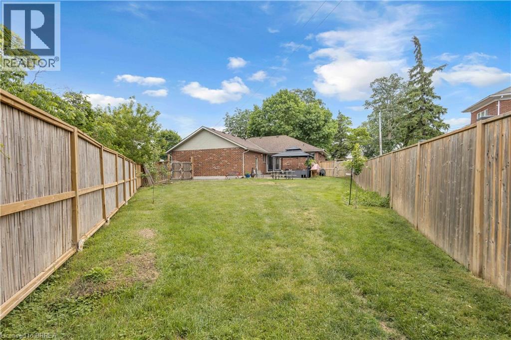 5 WALPOLE Drive - 34