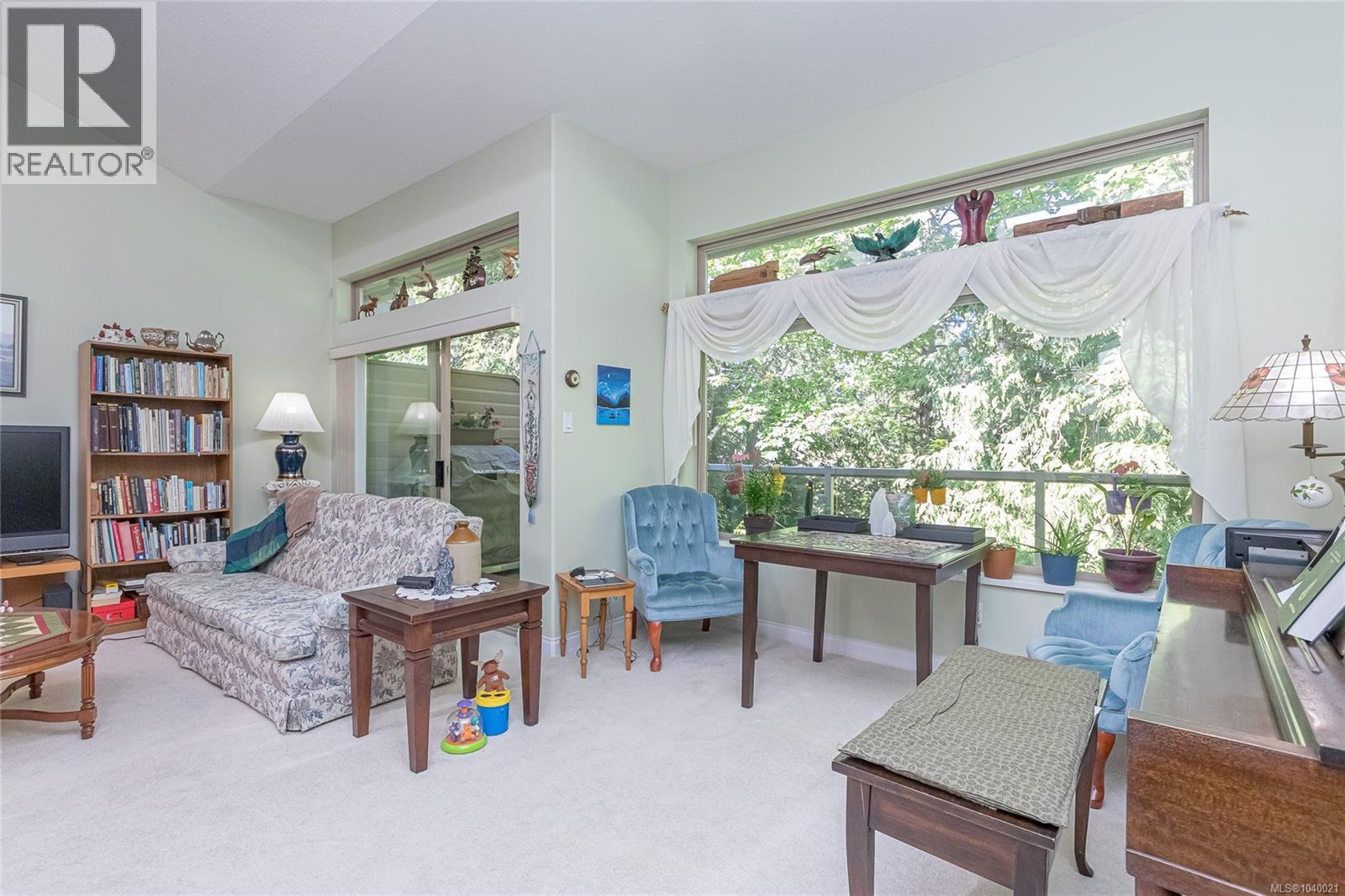902 Lakes Blvd - 14