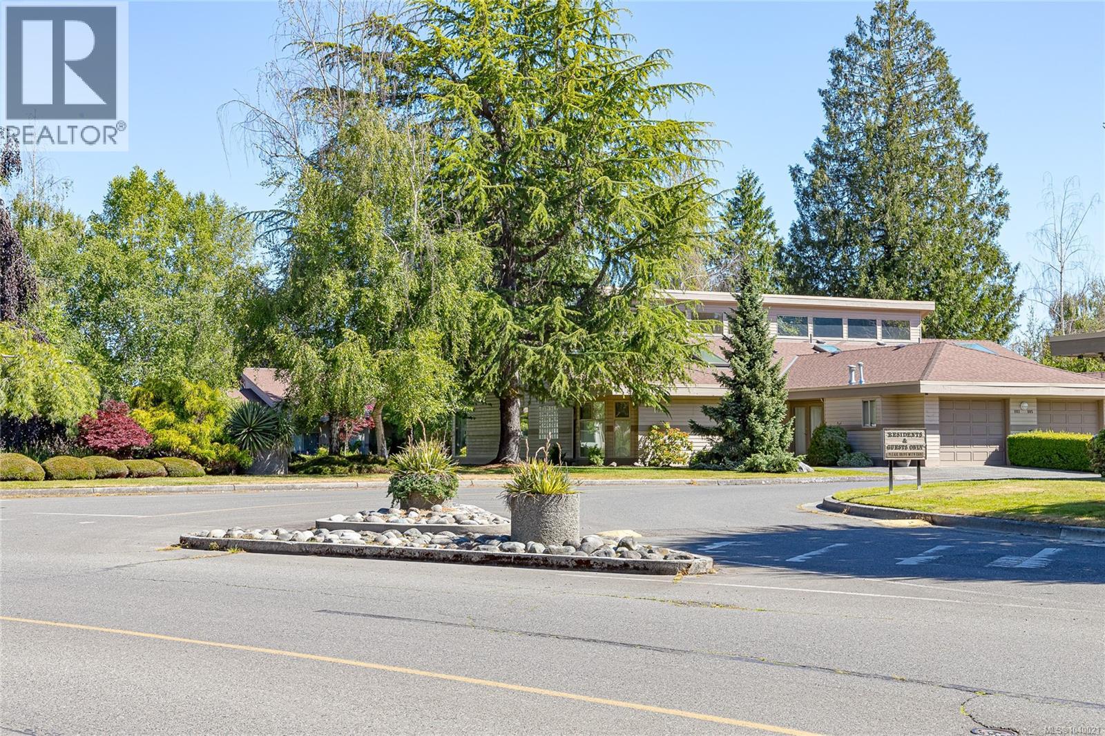 902 Lakes Blvd - 2