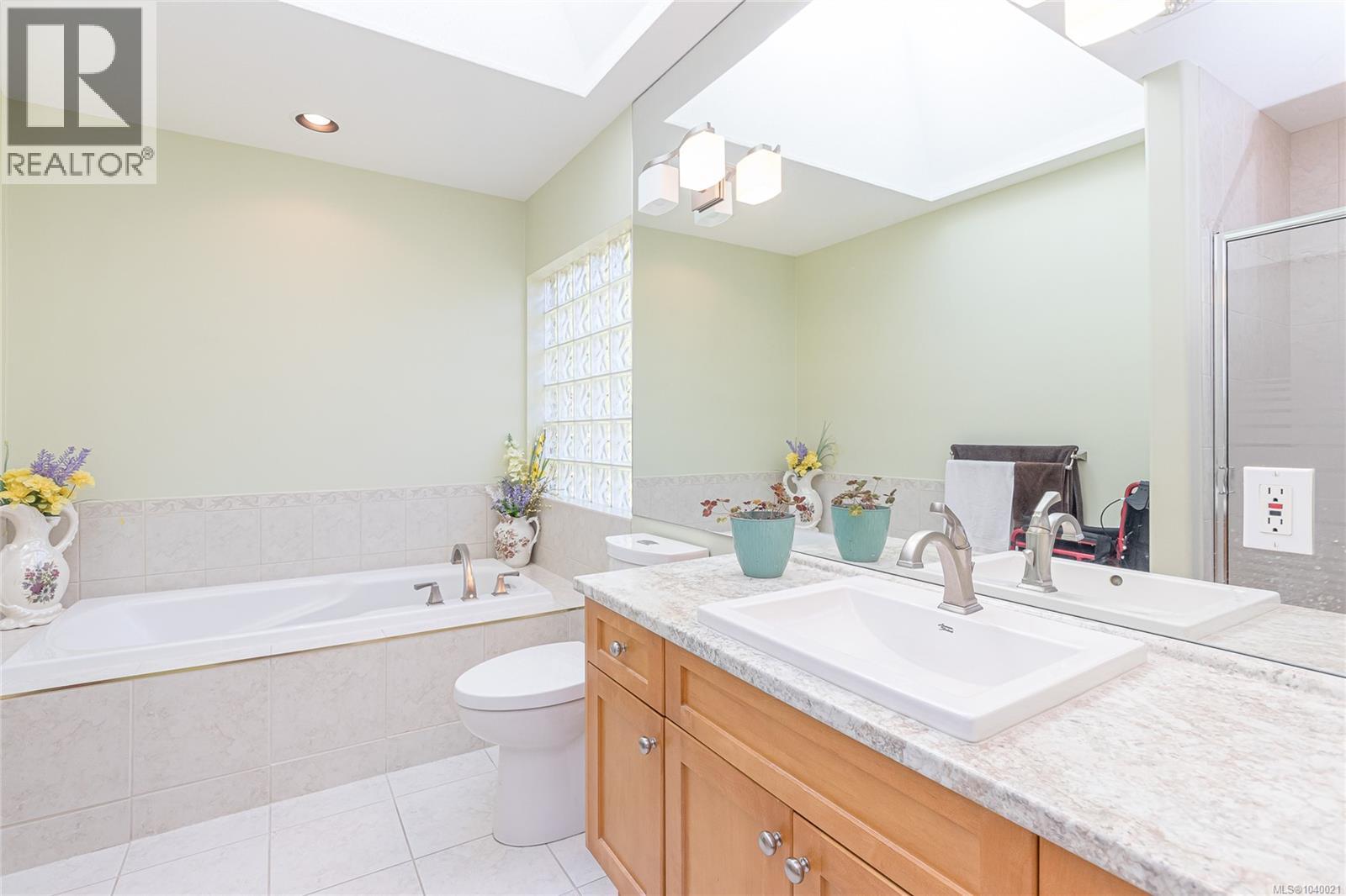 902 Lakes Blvd - 26