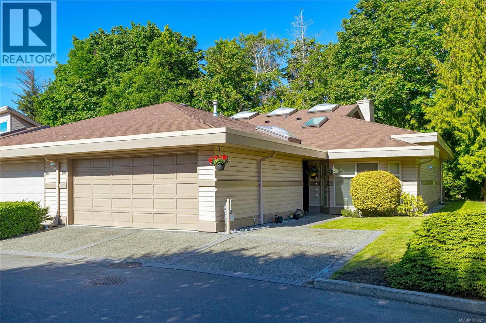 902 Lakes Blvd - 4