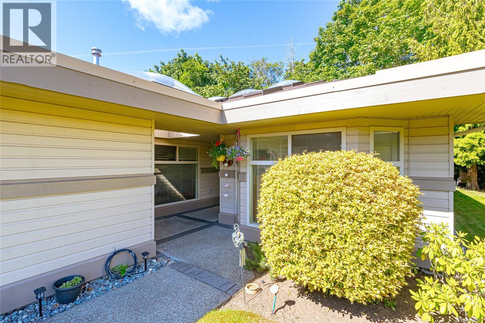 902 Lakes Blvd - 6
