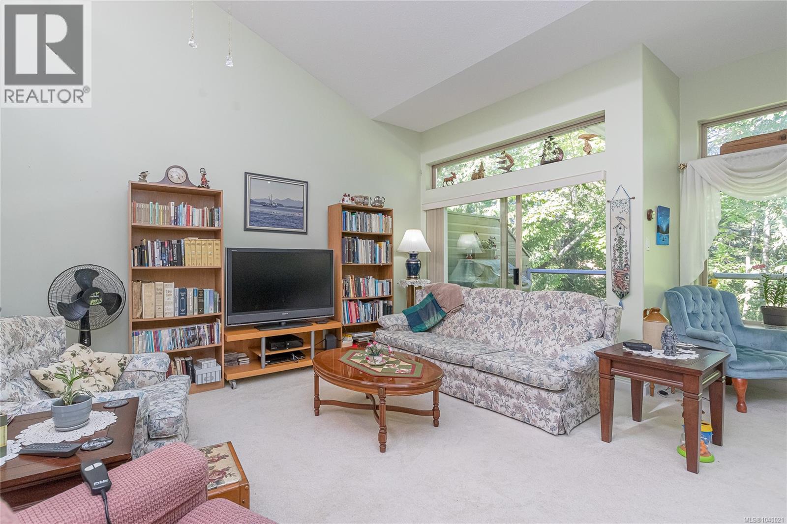 902 Lakes Blvd - 8