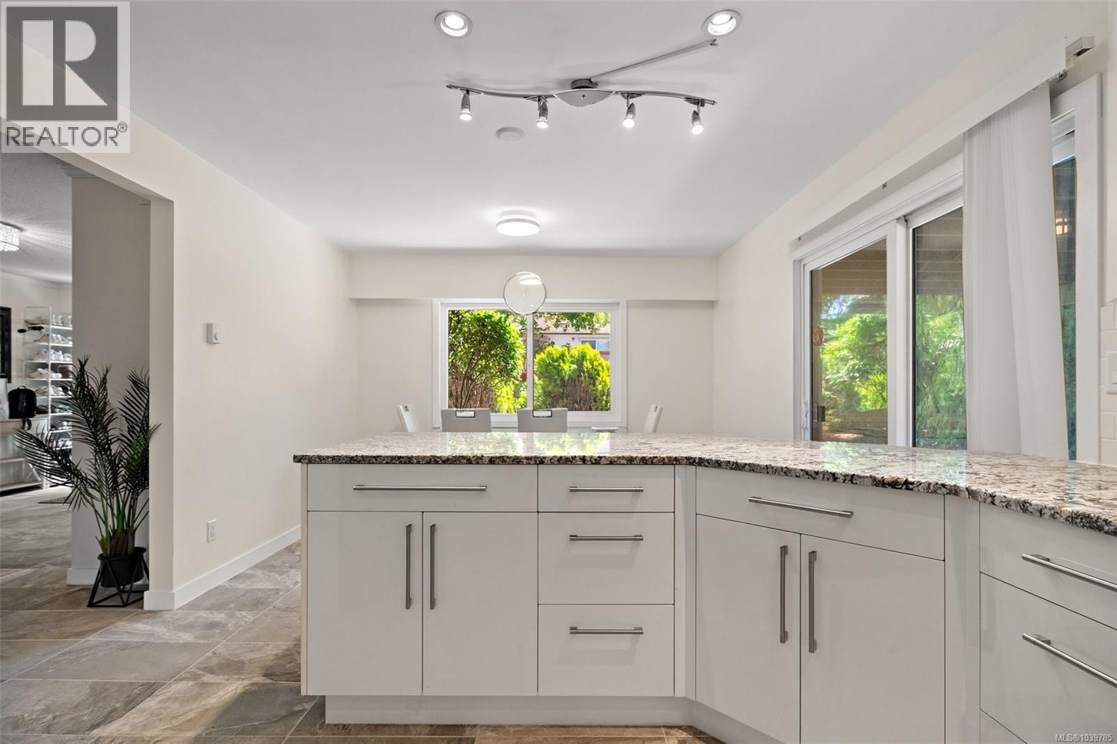 B 4450 Tyndall Avenue, Saanich