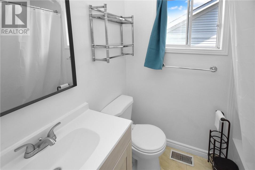 103 Lady Ashley Crt - 24