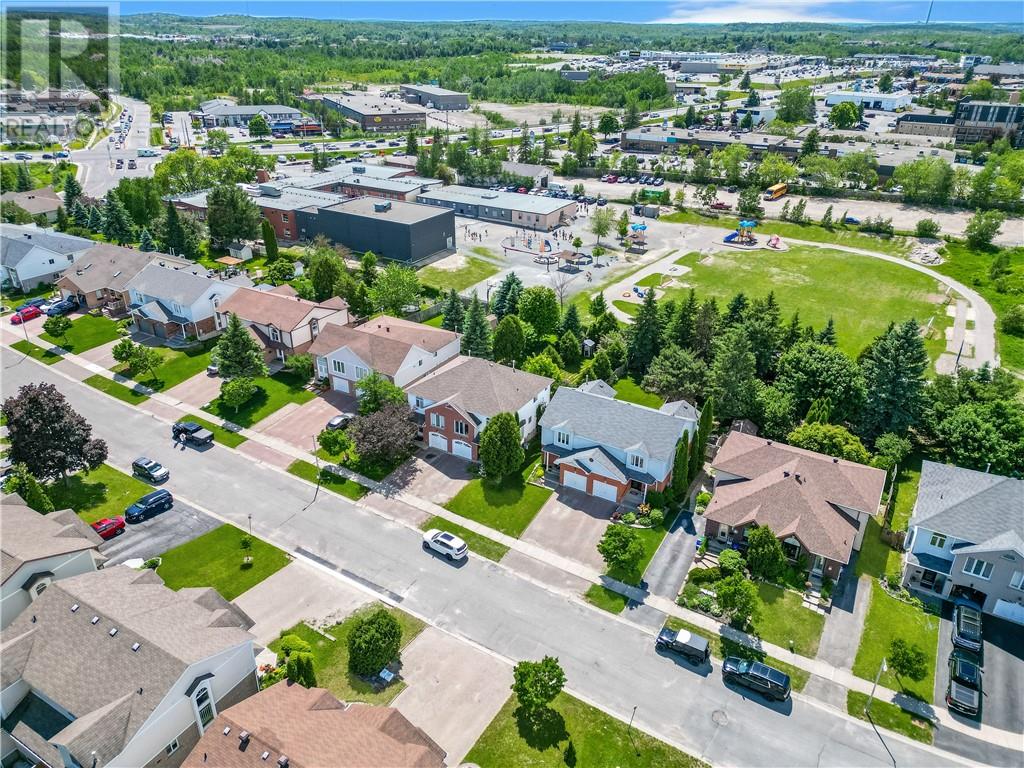 103 Lady Ashley Crt - 32