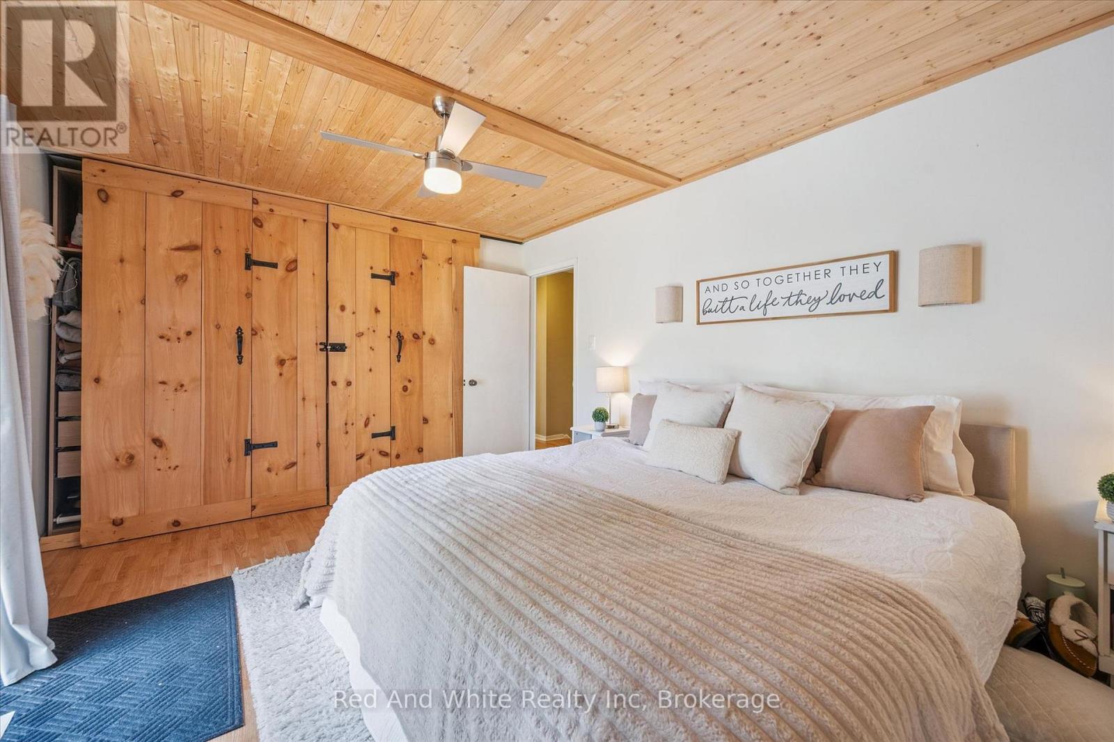 24 BYTON LANE - 19
