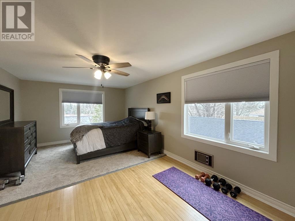1115 River Road West - 14