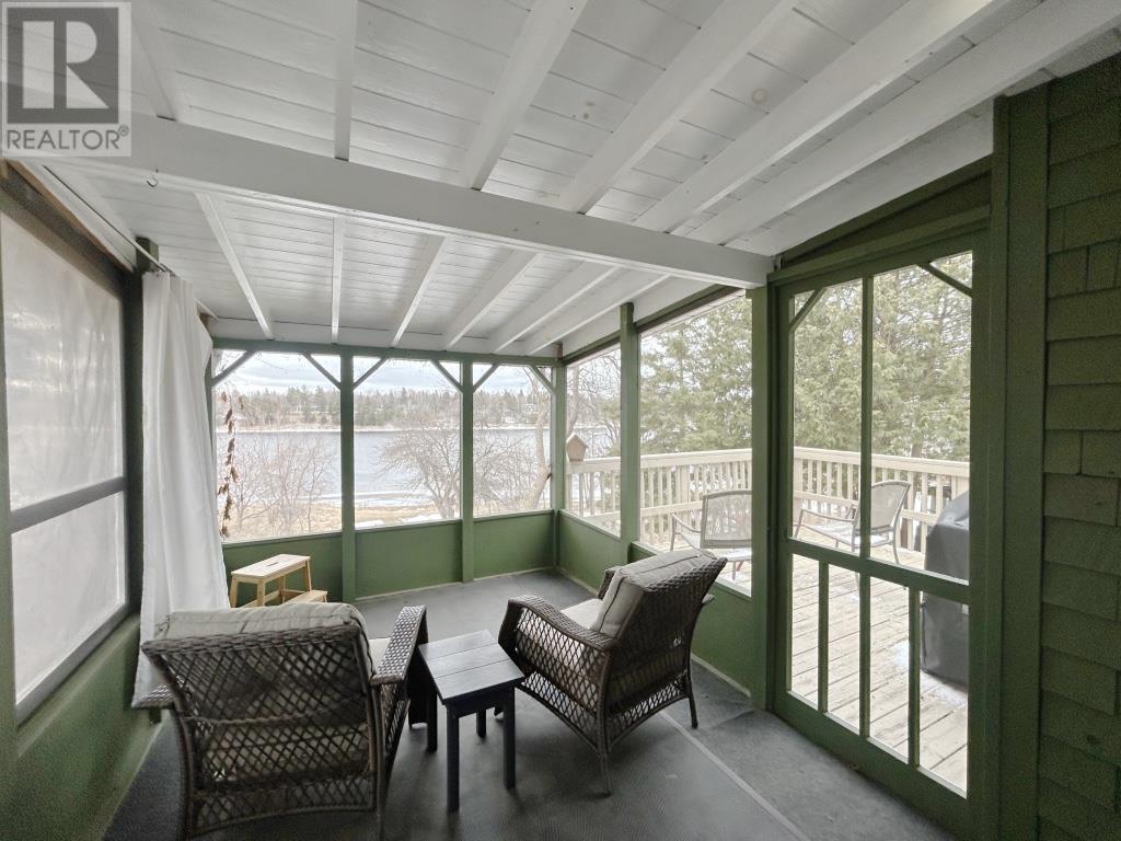 1115 River Road West - 8