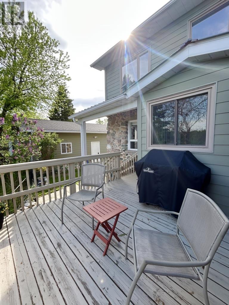 1115 River Road West - 9
