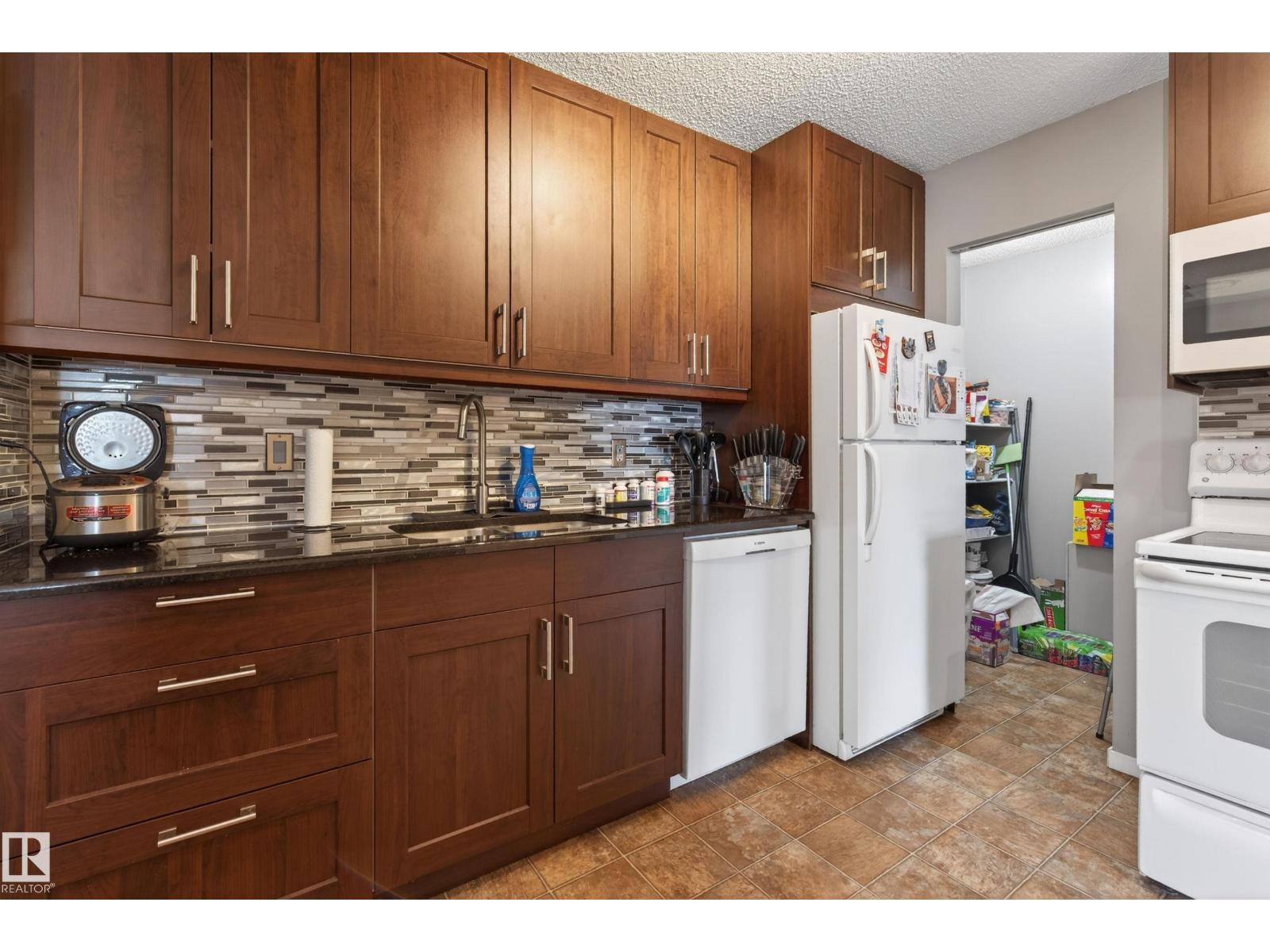 #35 3111 142 AV NW - 12