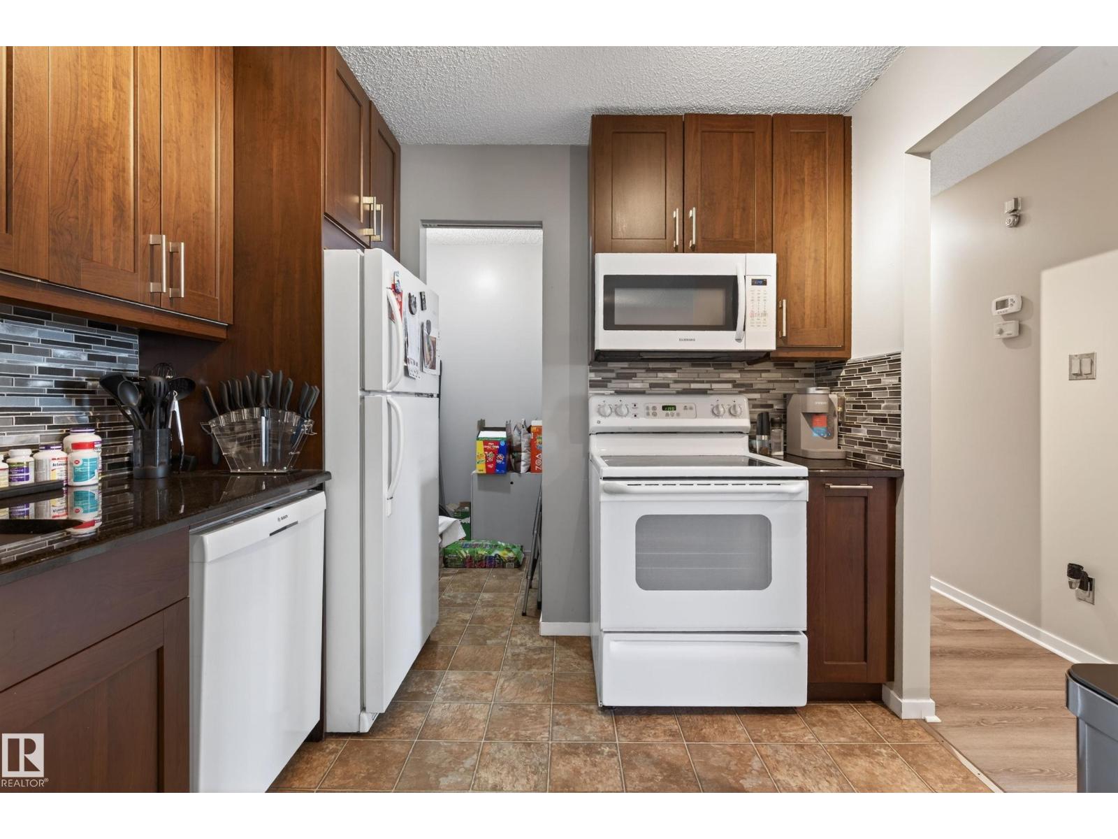 #35 3111 142 AV NW - 13