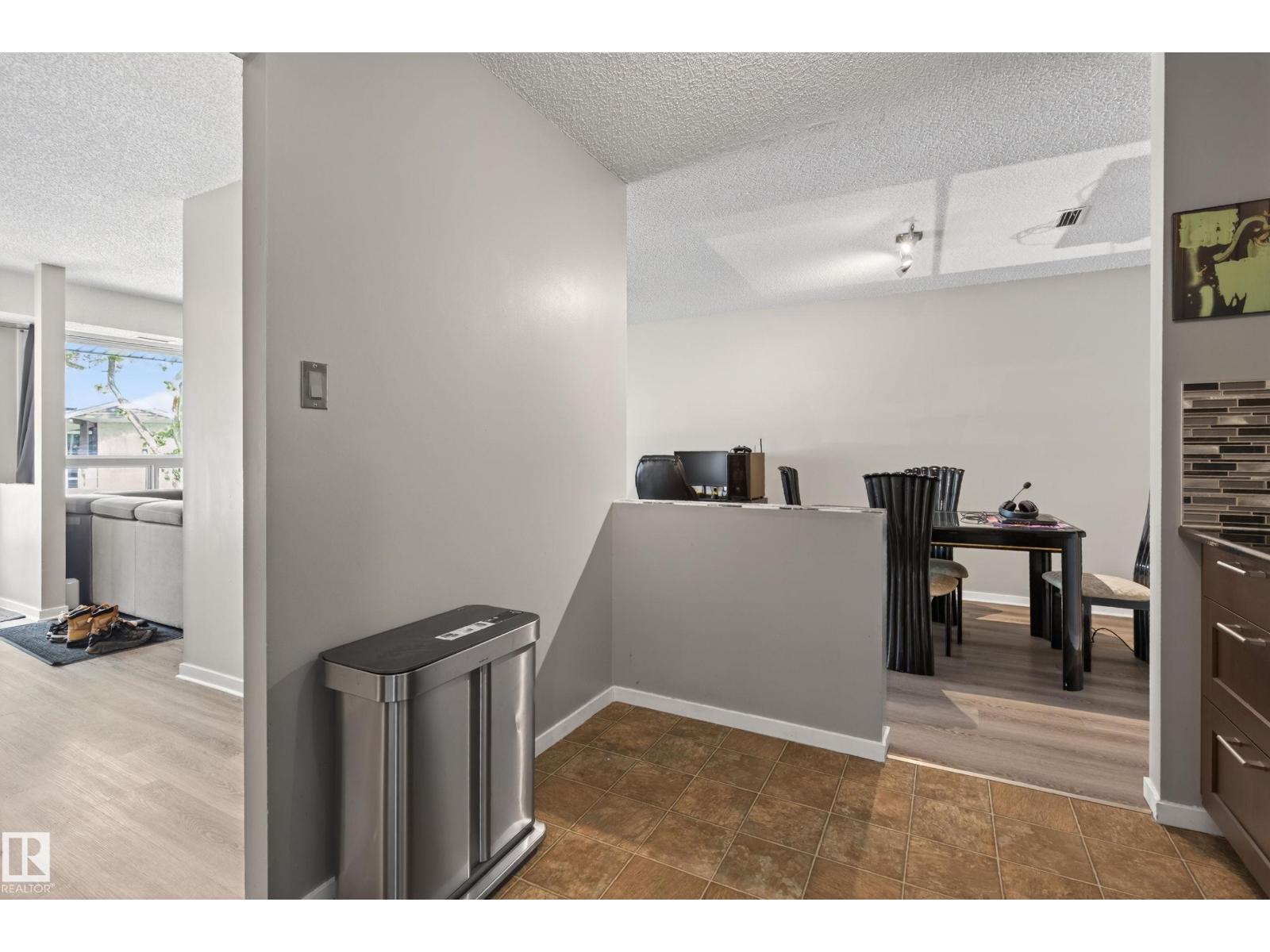 #35 3111 142 AV NW - 16