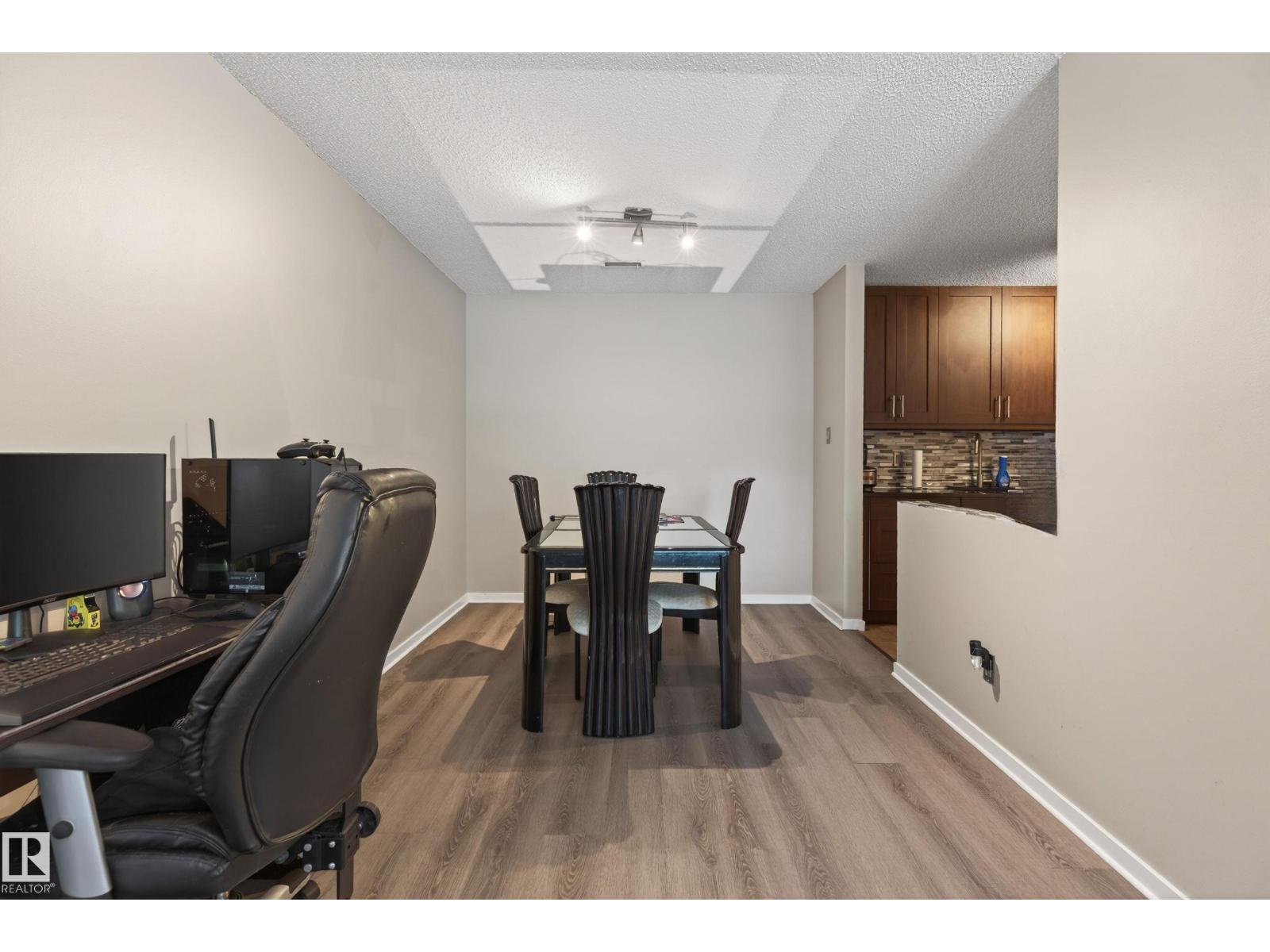 #35 3111 142 AV NW - 8