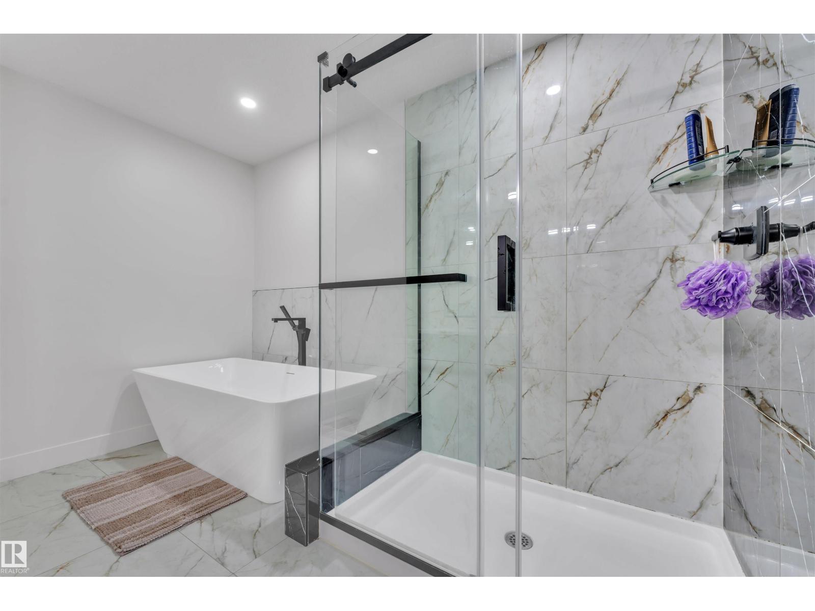 6008 19 ST NE - 23