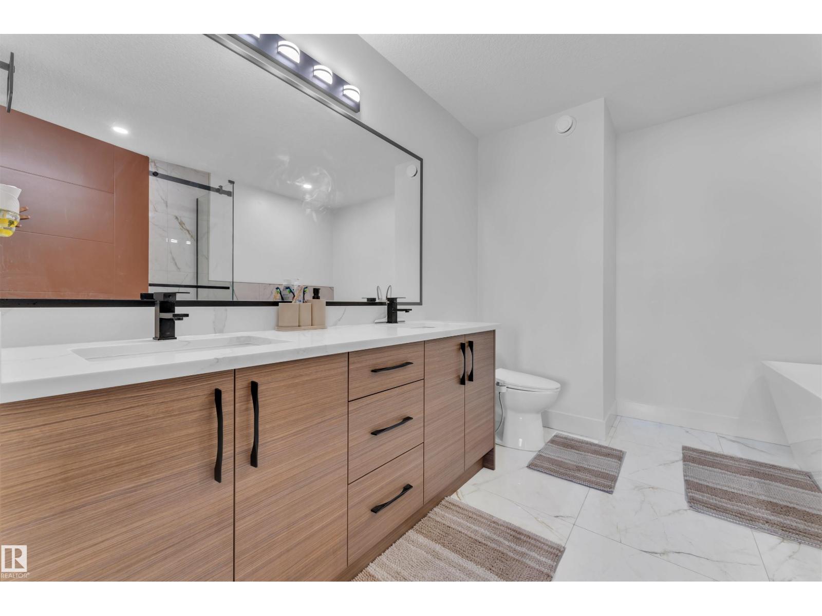 6008 19 ST NE - 24
