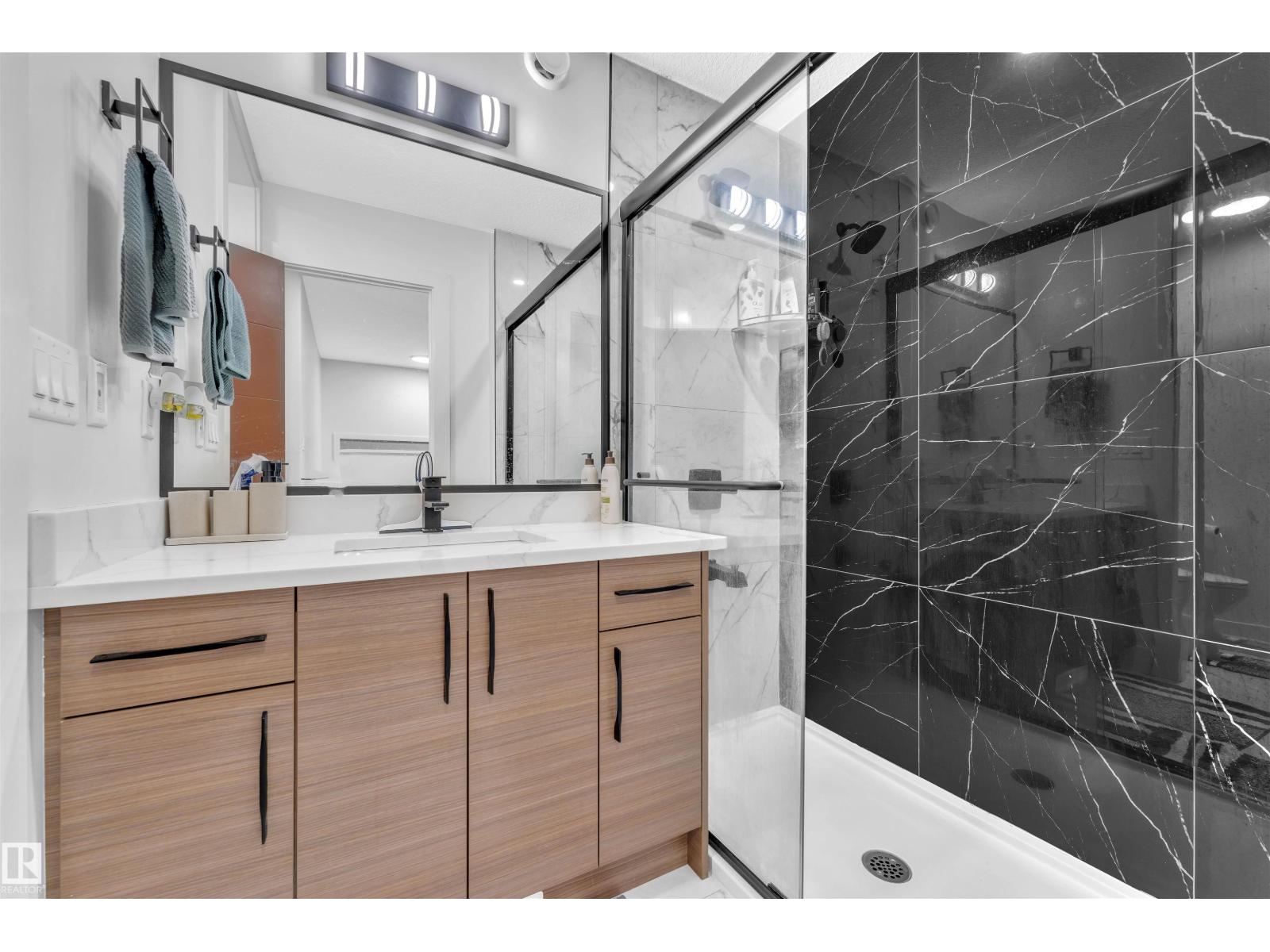 6008 19 ST NE - 34