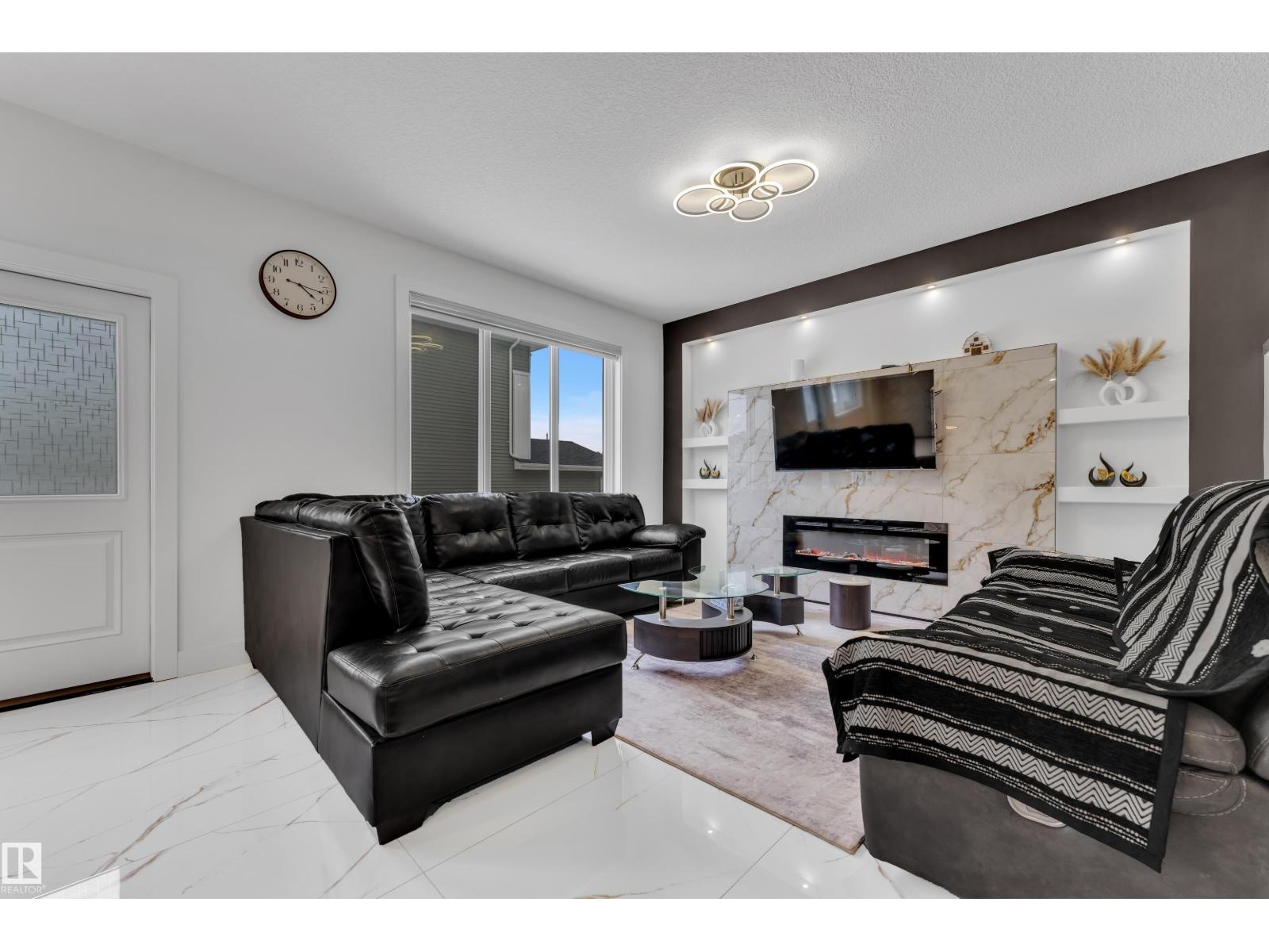 6008 19 ST NE - 6